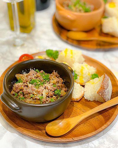 キャベツと豚ひき肉の赤ワイン煮