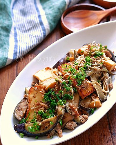 ひき肉と絹厚揚げとえのきとなすのスタミナ白だし炒め﻿