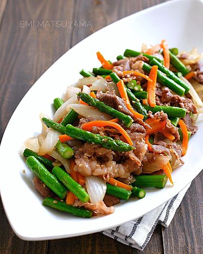 アスパラと新玉ねぎと春ニンジンのプルコギ風