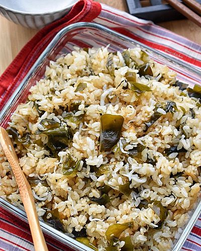 わかめとジャコと炊き込みご飯