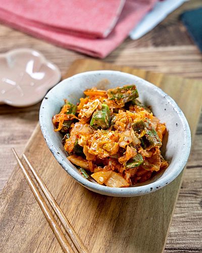 オクラはお湯をかけるだけ『おくらキムチクリームチーズ』