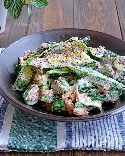 たたききゅうりとオクラとツナのゆかりマヨサラダ