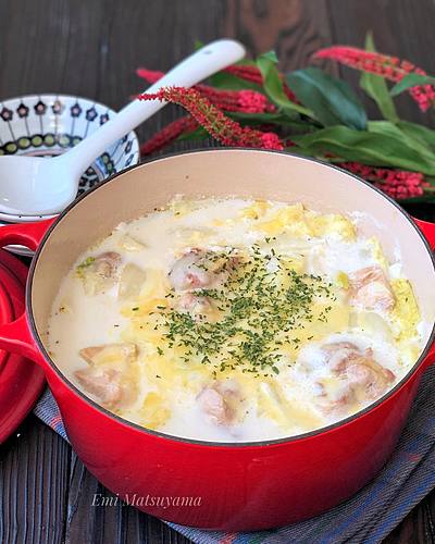 白菜と鶏肉のミルクチーズ鍋＊とろとろ白菜で温まります！
