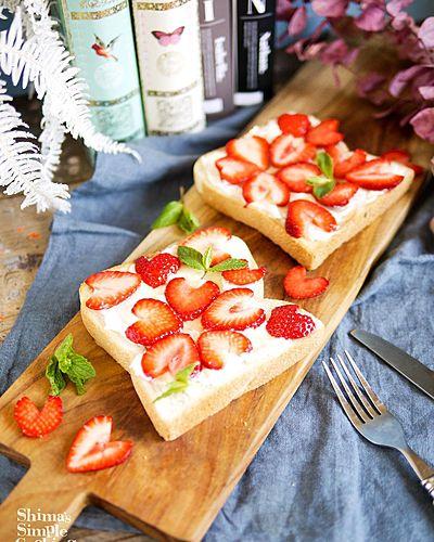 桜なハニーイチゴトースト