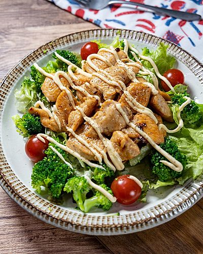 簡単☆間違いないおいしさ『照り焼きチキンマヨサラダ』