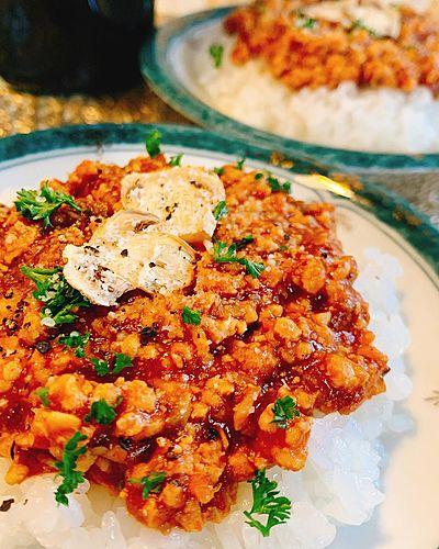 マッシュルームと鶏肉のトマトキーマカレー