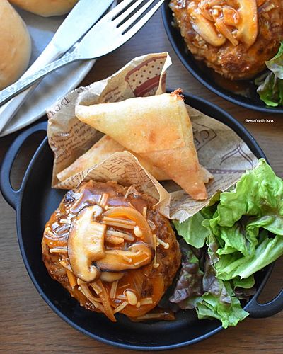 基本の煮込みハンバーグ