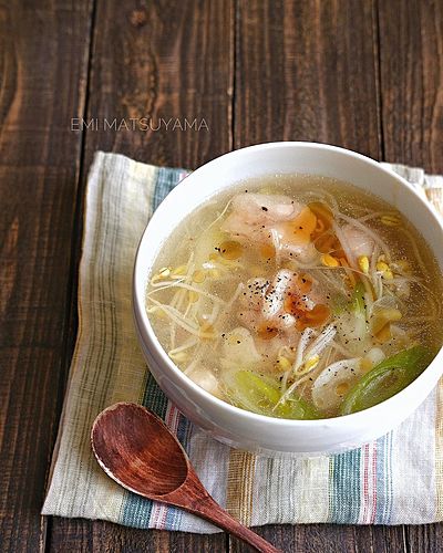 豆もやしと鶏肉の旨塩とろみにんにくスープ﻿