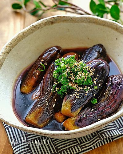 レンジで簡単！丸ごとジューシーなすの煮物﻿