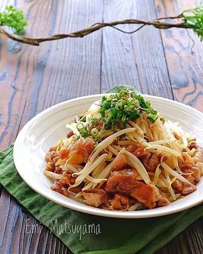 カリッと豚こまのさっぱり絶品もやし和え﻿