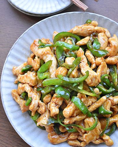 鶏のささ身で青椒肉絲風