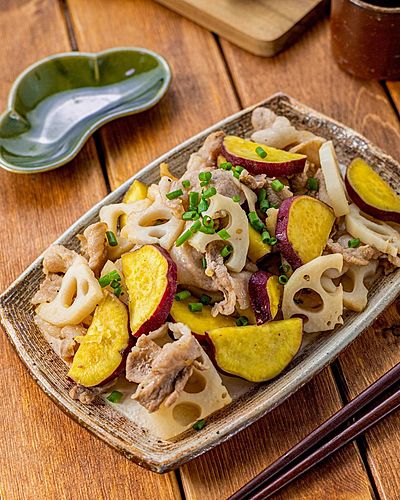 バターの風味でコク旨！『豚バラ肉と根菜のバター醤油炒め』