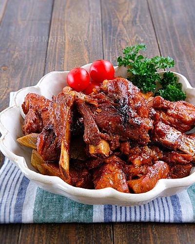 《圧力鍋使用》にんにくたっぷり！絶品スペアリブ煮込み