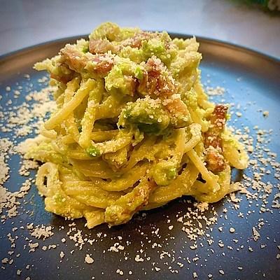 濃厚アボカドクリームパスタ