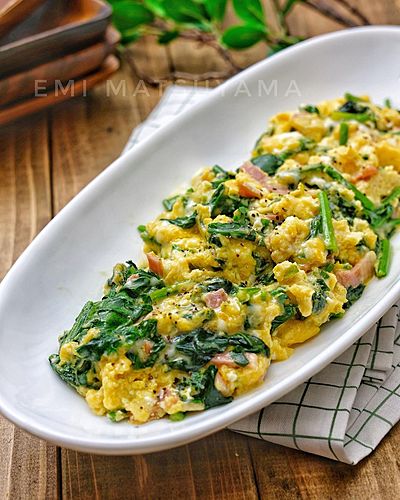 レンジで出来ちゃう！＊ほうれん草とベーコンのチーズ卵炒め＊