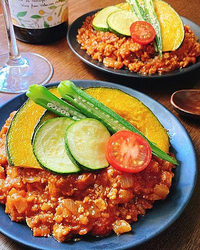 トマトキーマカレー(夏野菜の素揚げトッピング)