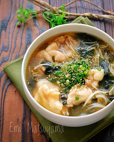 柔らか鶏肉ともやしとわかめのコク旨さっぱりとろみスープ﻿