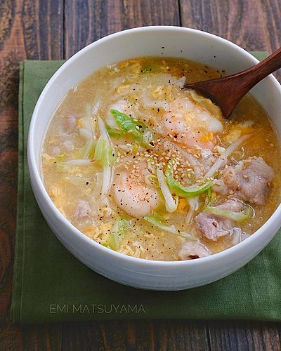 キャベツともやしと豚こまとむき海老のとろーりかきたまスープ