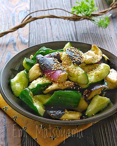 ポリ袋で！たたききゅうりとちぎりなすの中華風即席漬け🥒🍆﻿