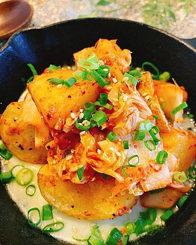 じゃがいもとキムチのチーズ炒め