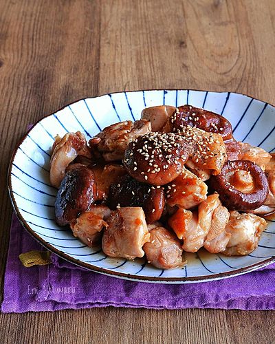 鶏肉と椎茸の梅オイバター照り炒め﻿