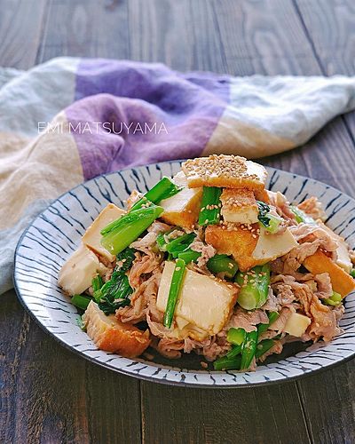 小松菜と絹揚げと茹で豚のオイぽんマヨだれ和え﻿