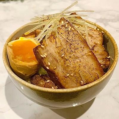 炙りチャーシュー丼