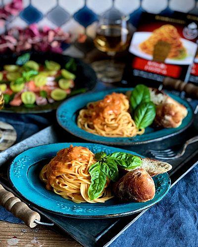 サーモンとシャインマスカットのサラダ