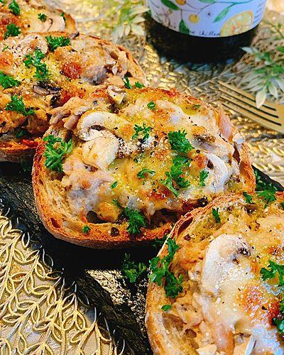 ツナとマッシュルームのトースト