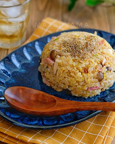 炊飯器でハムとしめじの炒飯