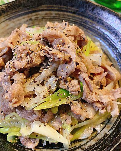 牛バラ肉とネギの旨塩炒め
