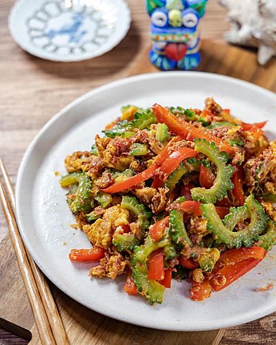 夏を味わう！『ゴーヤとコンビーフのチャンプルー』