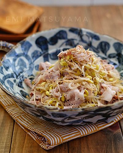 フライパンで蒸し煮するだけ！＊豆もやしと豚バラの旨塩煮＊