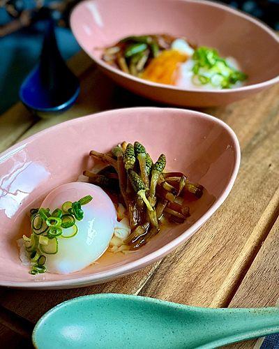 土筆の煮浸し　温玉のせ