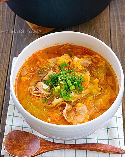 豚バラキャベツとふんわり卵のキムチ味噌スープ