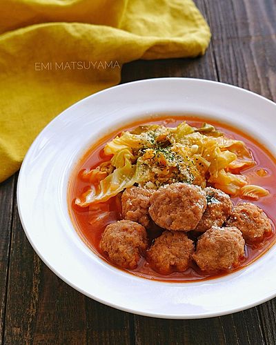 食べたらロールキャベツ？豚団子とキャベツのスープ煮﻿
