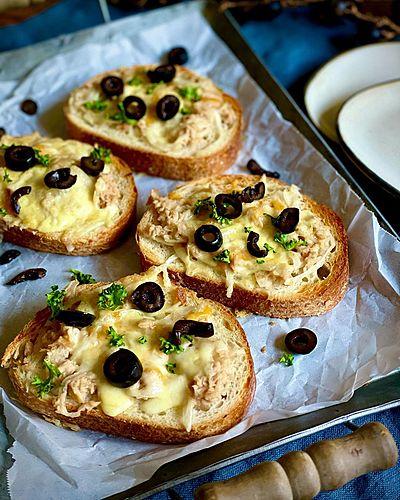 ツナメルトトースト