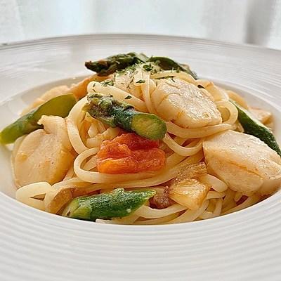 帆立とアスパラガスの本格ペペロンチーノ