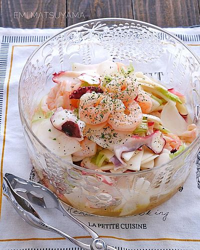 たことむき海老とかぶのマリネサラダ﻿