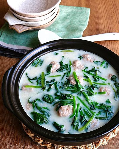 豚団子とほうれん草のとろみミルク鍋