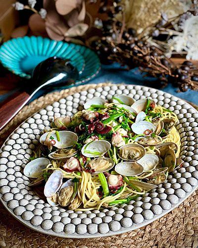 アサリとタコとセリのパスタ