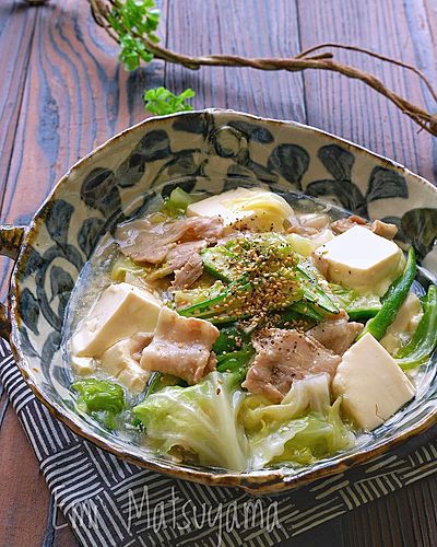 キャベツと豚バラと豆腐とオクラの旨塩とろみ煮﻿