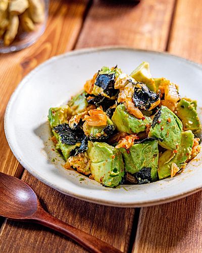 食べ過ぎ危険“神おつまみ”★5分でできる「アボカドキムチ」