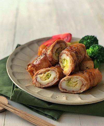 おかずにお弁当に大人気！＊キャベちくチー豚巻き＊