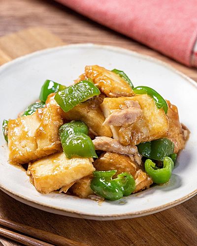 コスパ◎食べごたえアリ『厚揚げとピーマンのオイスター炒め』