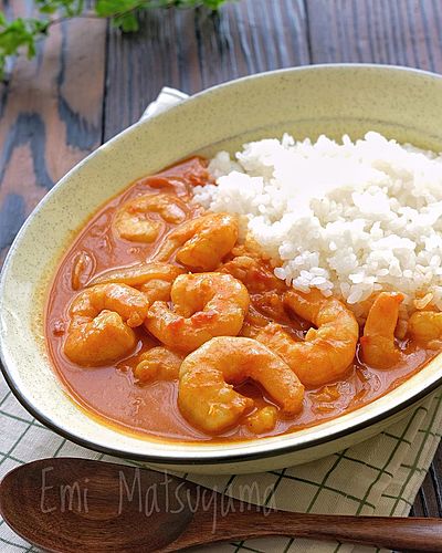 ルー不要！ぷりぷりむき海老のトマトクリームカレー﻿
