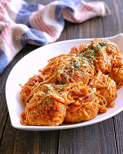 つなぎは残りご飯！簡単ジューシー煮込み豚ハンバーグ﻿