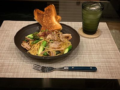 豚バラとアスパラの柚子胡椒パスタ