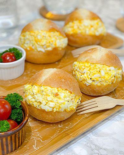 卵サラダのマリトッツォ風