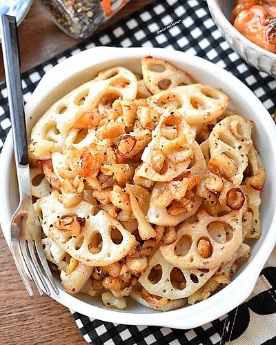 鶏皮とれんこんのペペロン風炒め